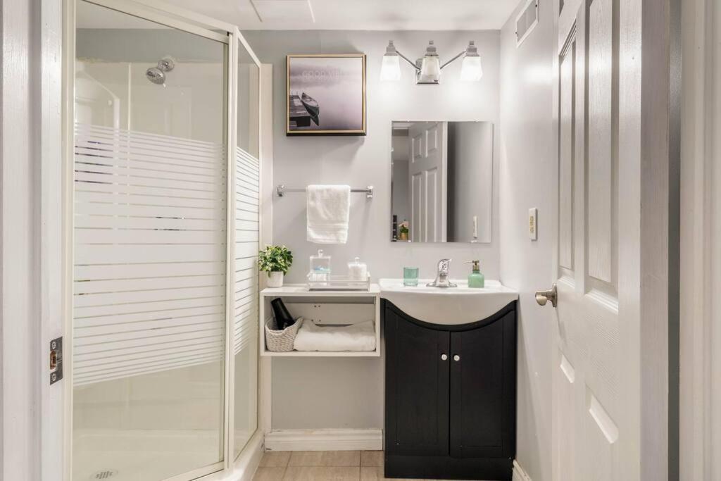 해밀턴 Cozy Nest Basement Unit 아파트 외부 사진