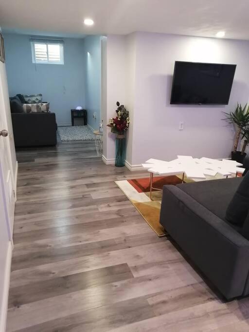 해밀턴 Cozy Nest Basement Unit 아파트 외부 사진